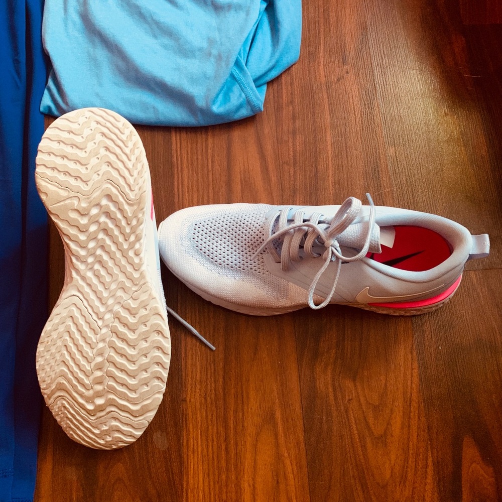 Nike’s - Picture 3 of 4